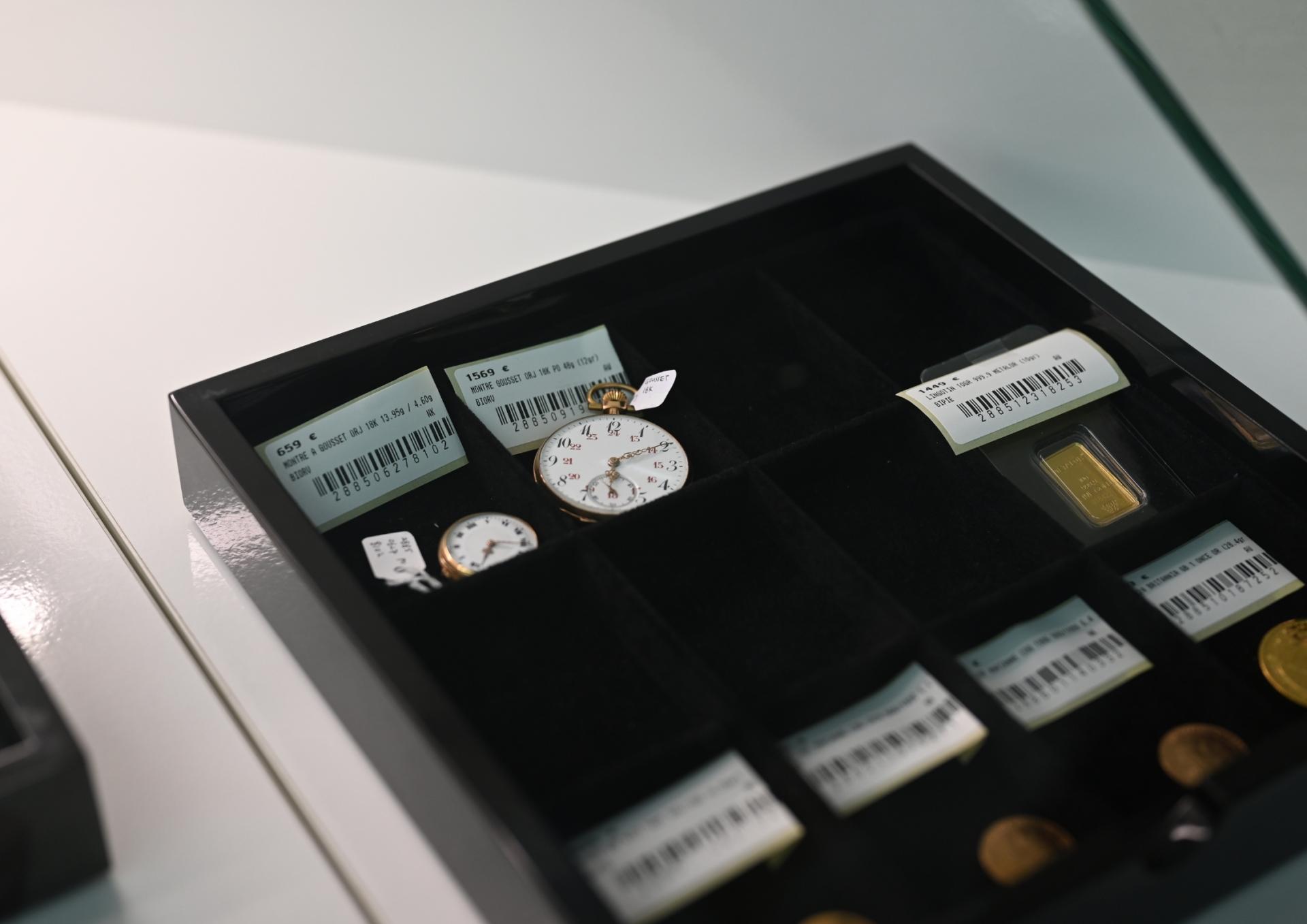 Estimation Gratuite et rachat montre or et argenterie Cotentin